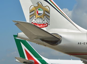 Alitalia accelera su vendita, entro 2 ottobre offerte