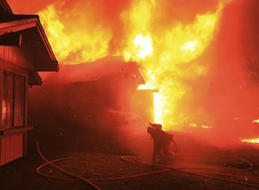 California, brucia la Napa valley: almeno 15 vittime, 20mila sfollati