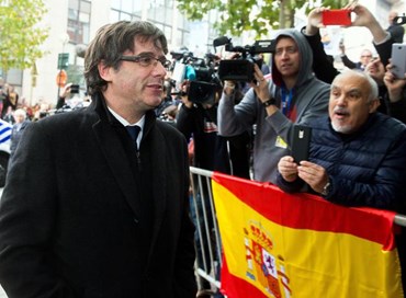 Puigdemont libero, ma non può lasciare il Belgio