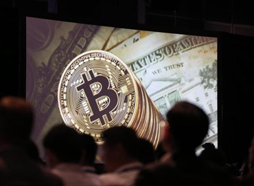 Bitcoin batte un nuovo record e supera gli 11mila dollari