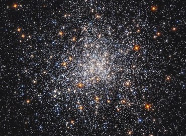 Una tempesta di stelle: il regalo di Natale del telescopio Hubble