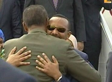Etiopia-Eritrea: abbraccio tra i leader dopo vent’anni