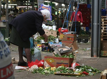 Italia prima in Ue per persone a rischio povertà