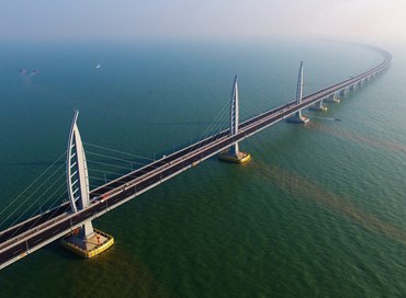 Hong Kong: inaugurato il ponte sul mare più lungo del mondo