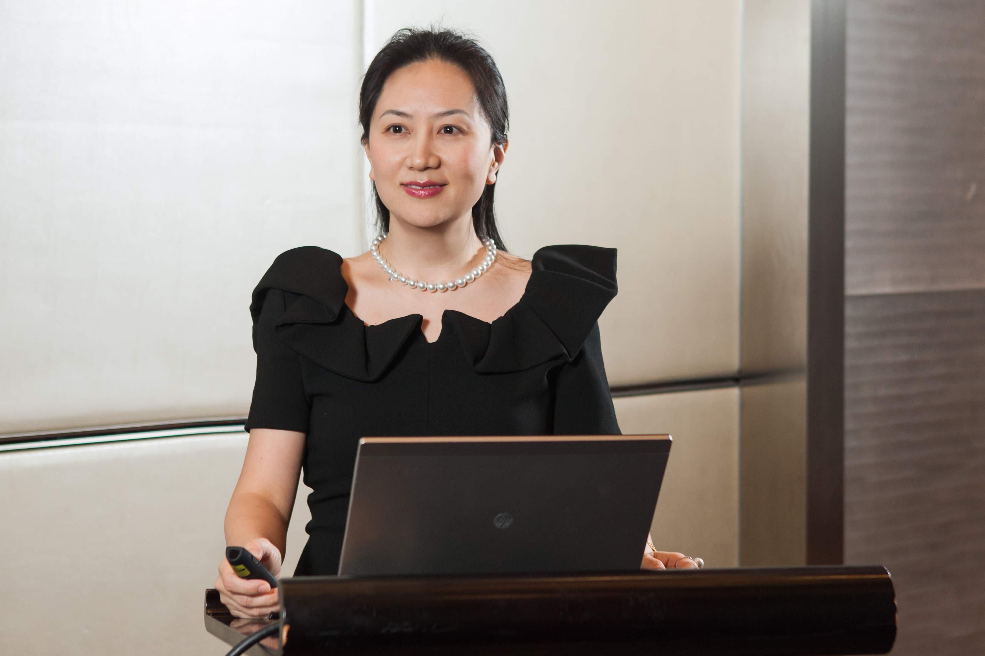 Lady Huawei libera su cauzione Lady Huawei libera su cauzione