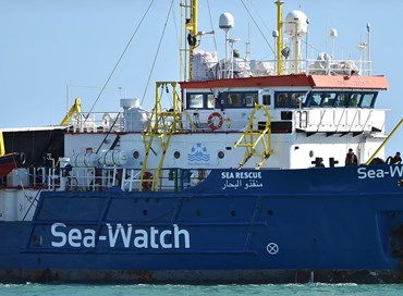 Migranti, le polemiche sulla nave Sea-Watch 3