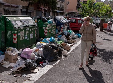 Roma, la farsa dell'emergenza rifiuti