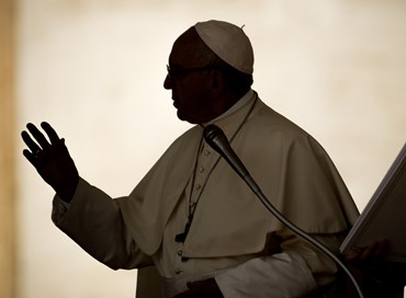 Il silenzio ostinato del Papa sulla persecuzione dei cristiani