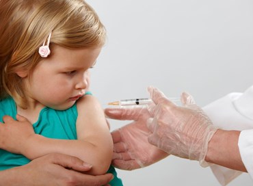 Vaccini: a scuola con certificato ma non in Trentino-Alto Adige