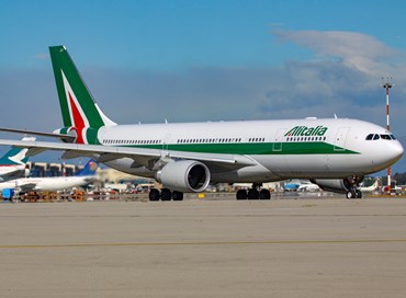 Alitalia, perché le compagnie aeree falliscono tutte d’estate?