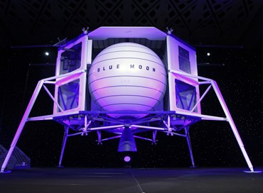 Luna, presentata la navicella spaziale di Jeff Bezos