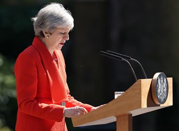 Theresa May: è il giorno delle dimissioni
