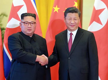 Corea Nord-Cina: Xi a Pyongyang da Kim