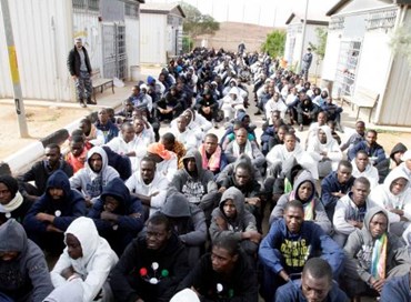 Libia: non solo migranti nel centro di detenzione bombardato di Tajora