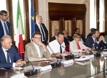 Salvini incontra le parti sociali e attacca Di Maio sul salario minimo