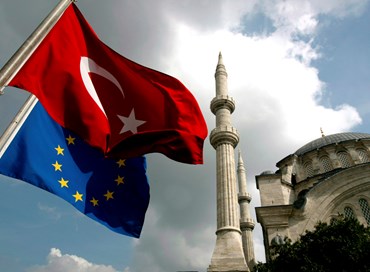 La Turchia minaccia di riaccendere la crisi migratoria europea