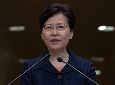 Hong Kong, Lam esclude dimissioni: “Avanti con dialogo”