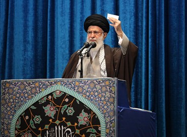 Iran, Khamenei attacca Trump: “Attacco a Usa dalle mani di Allah”