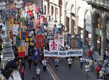 Bologna: processare i morti per non assolvere i vivi
