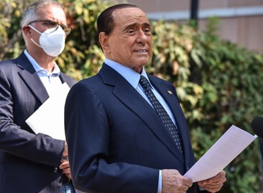 Nota a margine: Berlusconi inseguito dalla maggioranza
