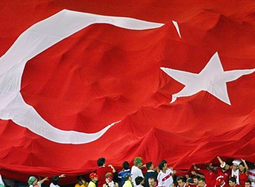 La democratura: mamma li turchi!