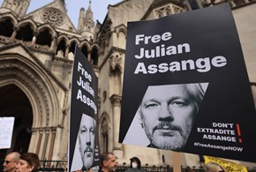 Assange, Londra concede l’appello contro l’estradizione in Usa
