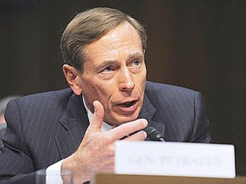 Petraeus: troppi dubbi sulle dimissioni 