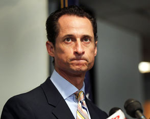 Anthony Weiner ci casca di nuovo 