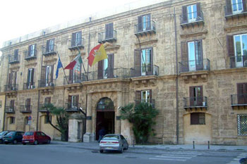 Lombardo lascia la Sicilia 