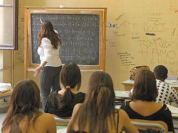 No alla scuola come “assumificio”