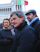 Alemanno si scorda gli esuli. Subbuglio in An