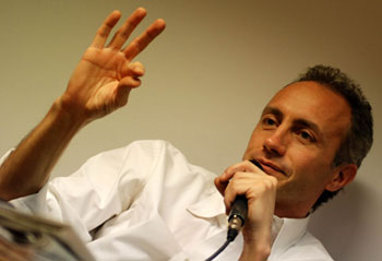 Il Fatto, Travaglio, il pallone e le toghe