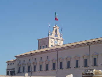 Palazzo contro piazza sulla “legittimazione”