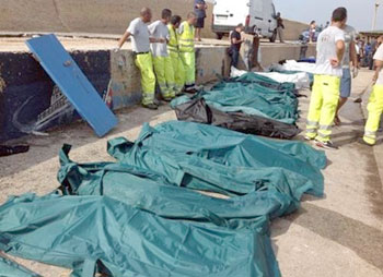 Strage a Lampedusa, Obitorio sulla spiaggia