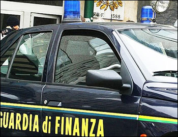 Truffatori e furbetti, la classica storia italiana