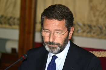 Ignazio Marino spieghi a noi sprovveduti…
