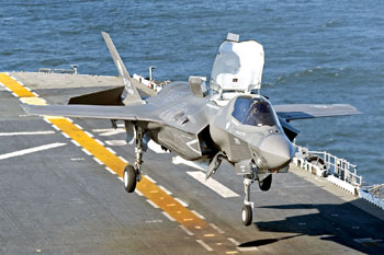 Gli F-35 a “caccia” di certezze volanti