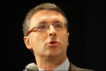 Cantone, il braccio   armato di Renzi 