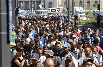 Lavoro ai migranti, tasse per gli italiani