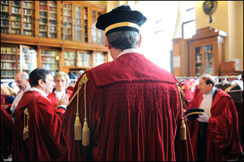 Ecco cosa fanno le toghe rosse