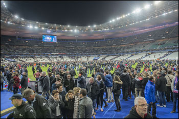 Parigi brucia