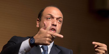 Il voltagabbana e le tragedie in aula