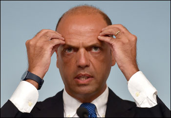 Angelino Alfano è l'amico del delfino?