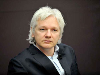 Assange, un brigante trasformato in martire 