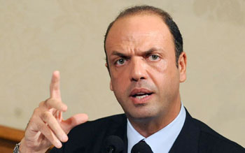 Angelino Alfano<br >e il problema identità