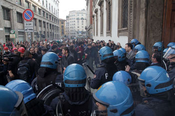 Dalle piazze d’Italia un grido d’allarme