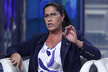 Chi chiederà scusa <br / > a Rosy Mauro?