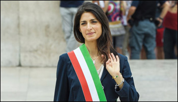 Il rischio che incombe su Virginia Raggi