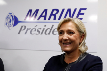 Il conto sospeso e la paura di una donna