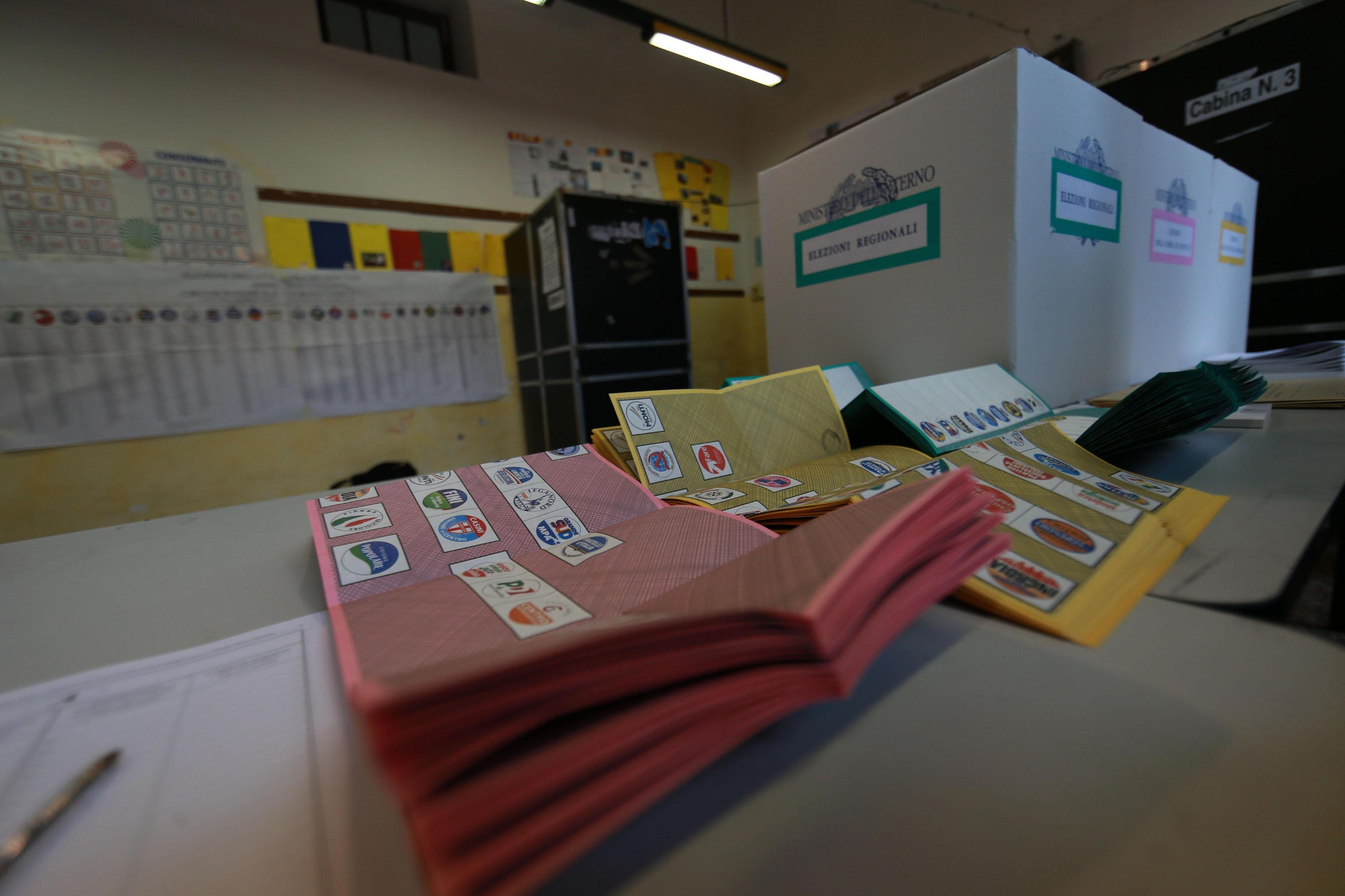 In virtù di nuove leggi, chi perde voti acquista seggi